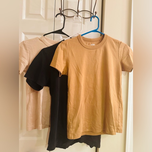 Uniqlo crew neck basic tee bundle. Size S. Excellent. Condition. Retails for $95 - Picture 1 of 11